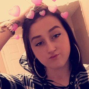 Meet your Posher, Selena